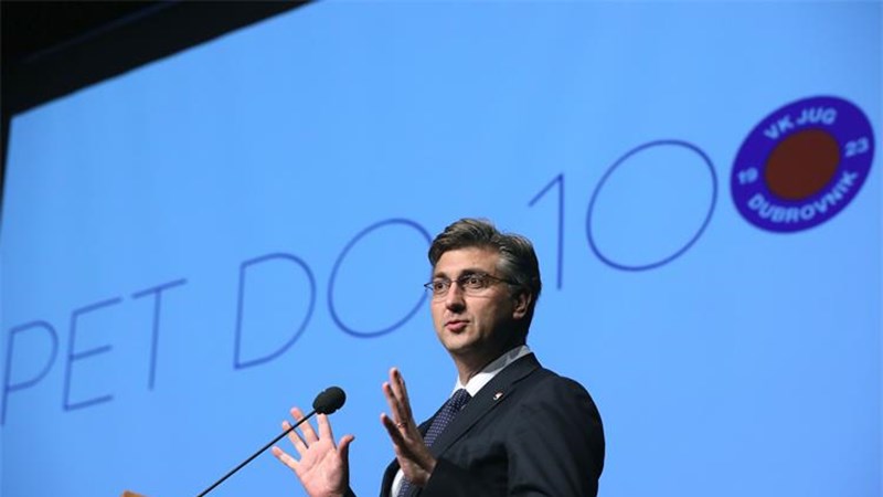 Plenković na promociji knjige o VK Jug "Pet do 100“: Vaterpolo je najtrofejniji hrvatski šport